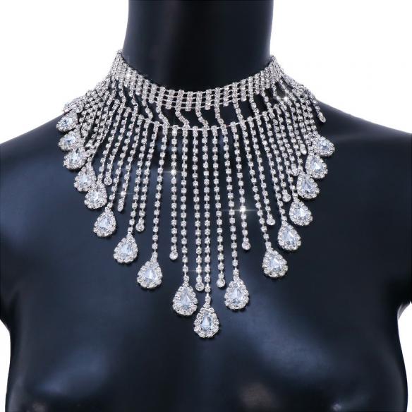 Flownerm Shape Rhinestone Necklace