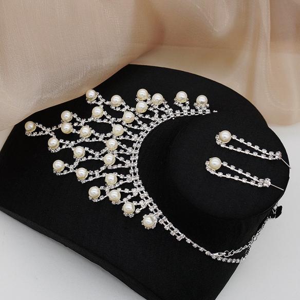 Rhinestone mix pearl necklace & earrings