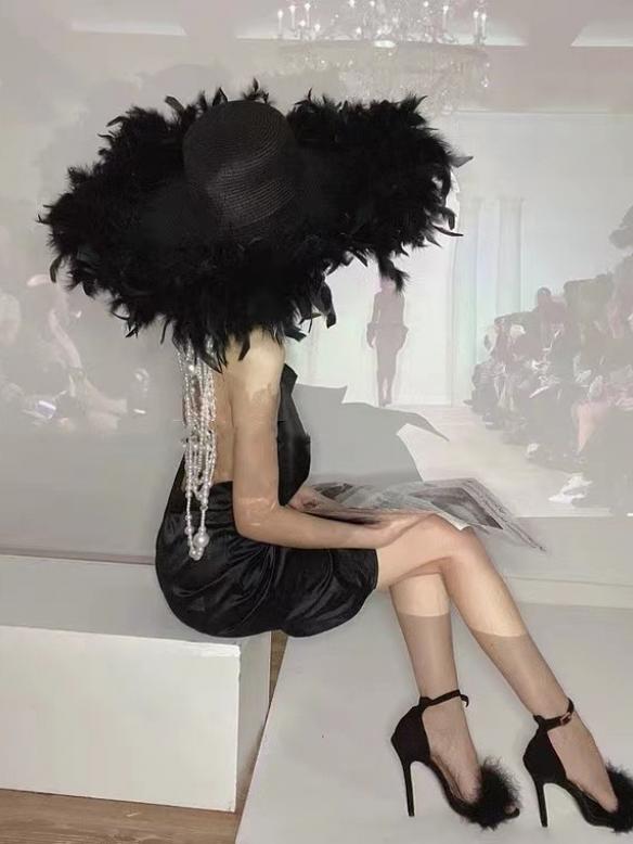 Three colors ostrich feather stage hat