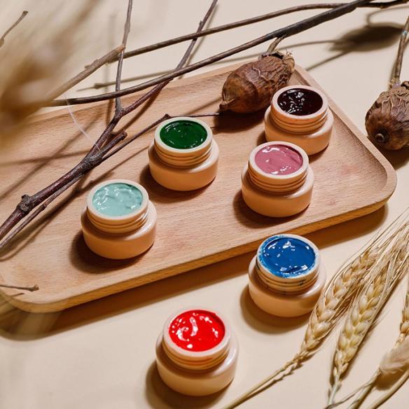 Glittery Chrome Stiletto Nail Polish