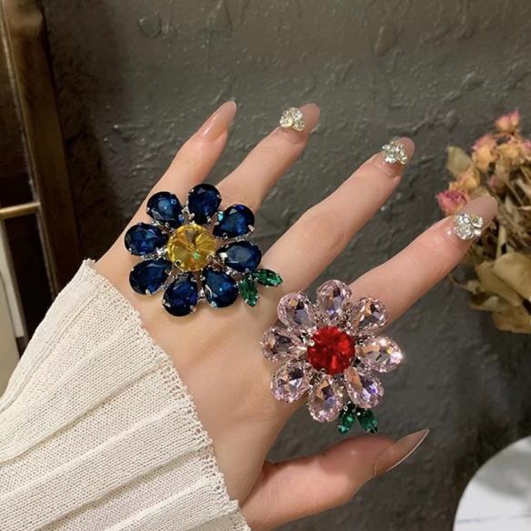 Flower Shape Rhinestone Ring