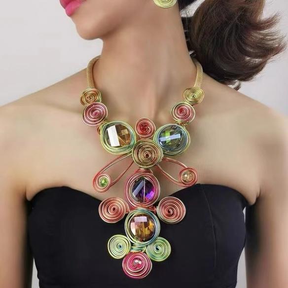 Colored rhinestone necklace suit(includes earrings)